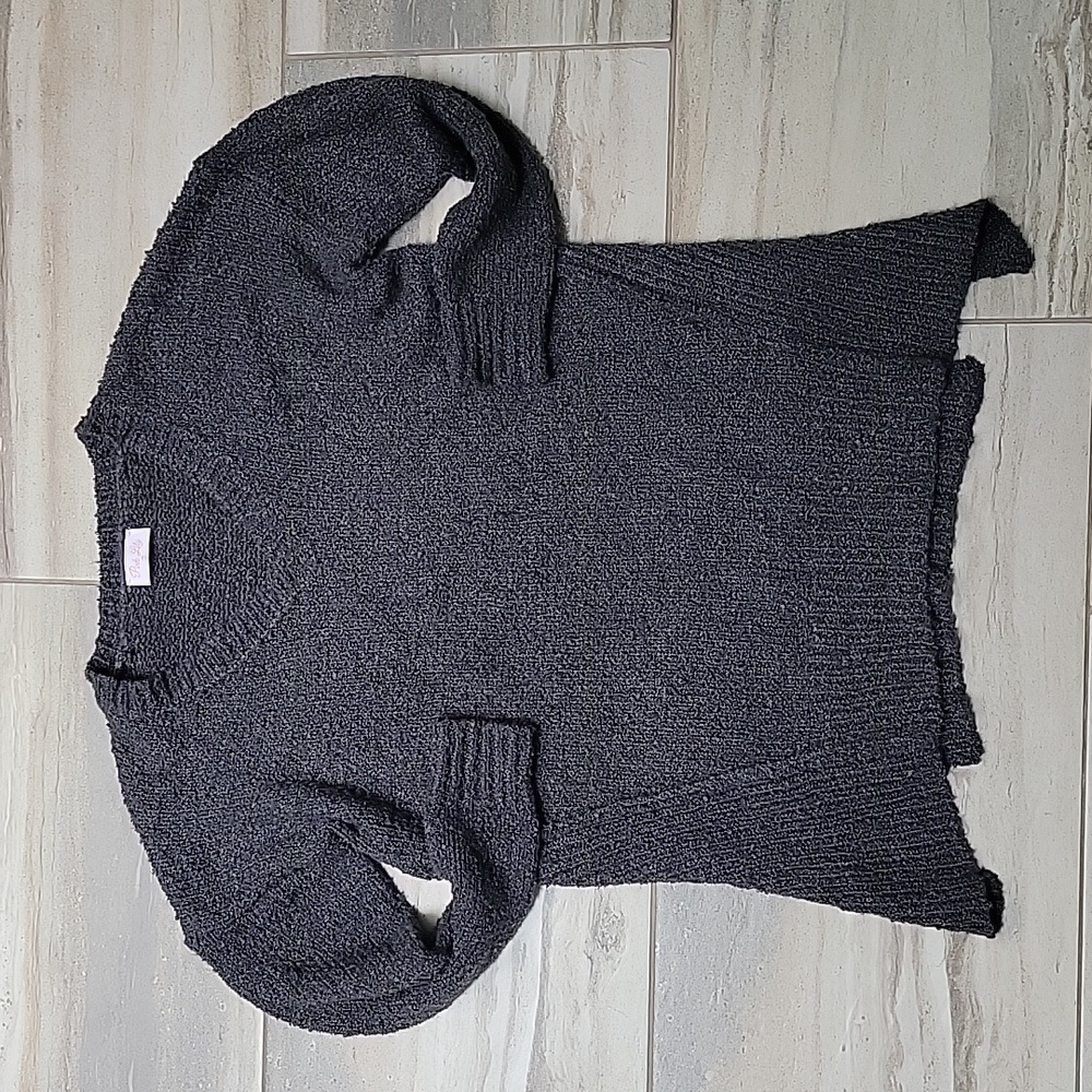 Women's Gray/Dark Green Sweater Size Small from Pink Lily